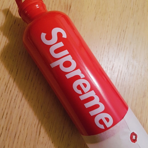 Supreme Water Bottle - Picture 1 of 4